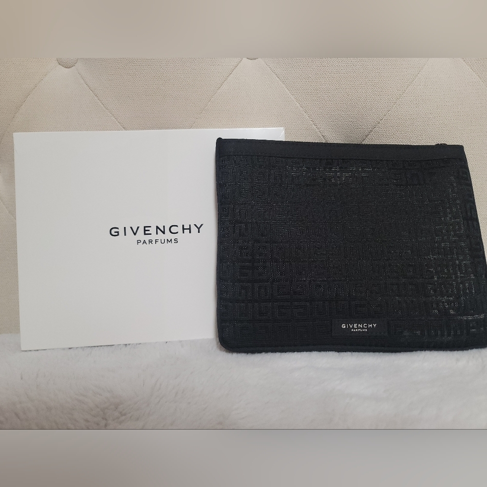 NWT Givenchy GWP Flat Black Zip Pouch